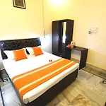 What are the best hotels near Ganges River?