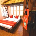 What are the best hotels near Ganges River?