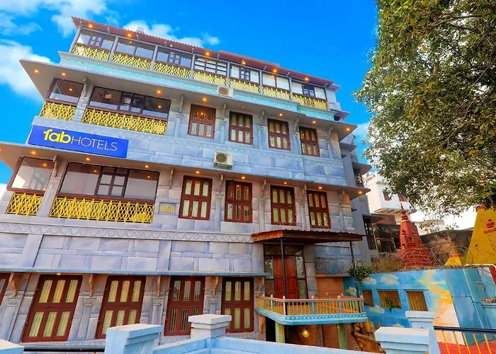 Fabhotel East View