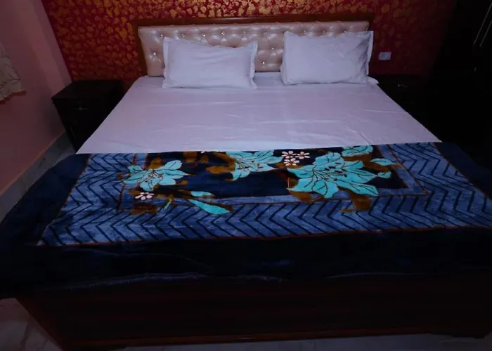 Khubbu\'S Inn