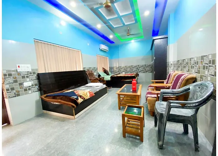 Varanasi Abhivadya Gange Hotel Near Temple And Park
