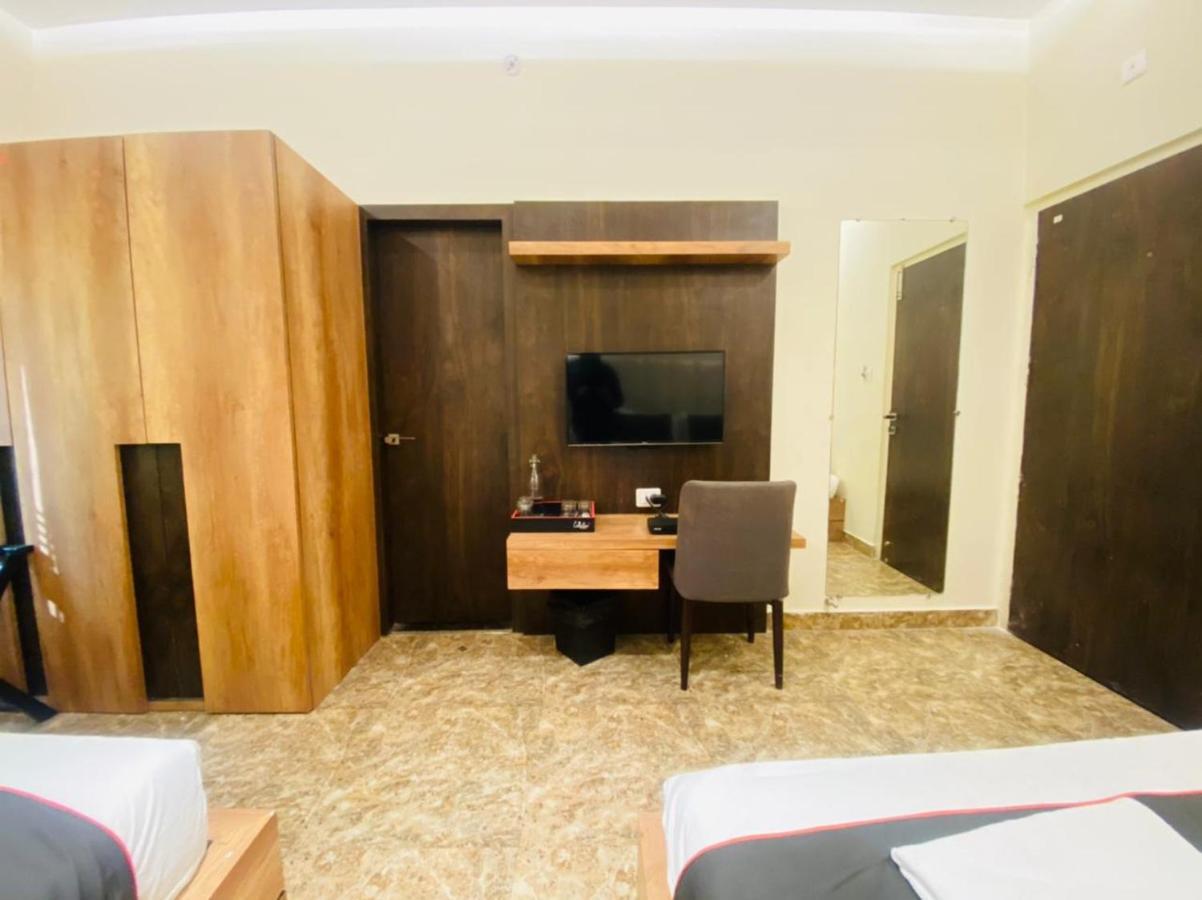 Hotel Vrindavan Palace *