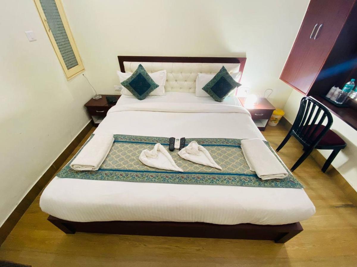 The Century Plaza Hotel 2*