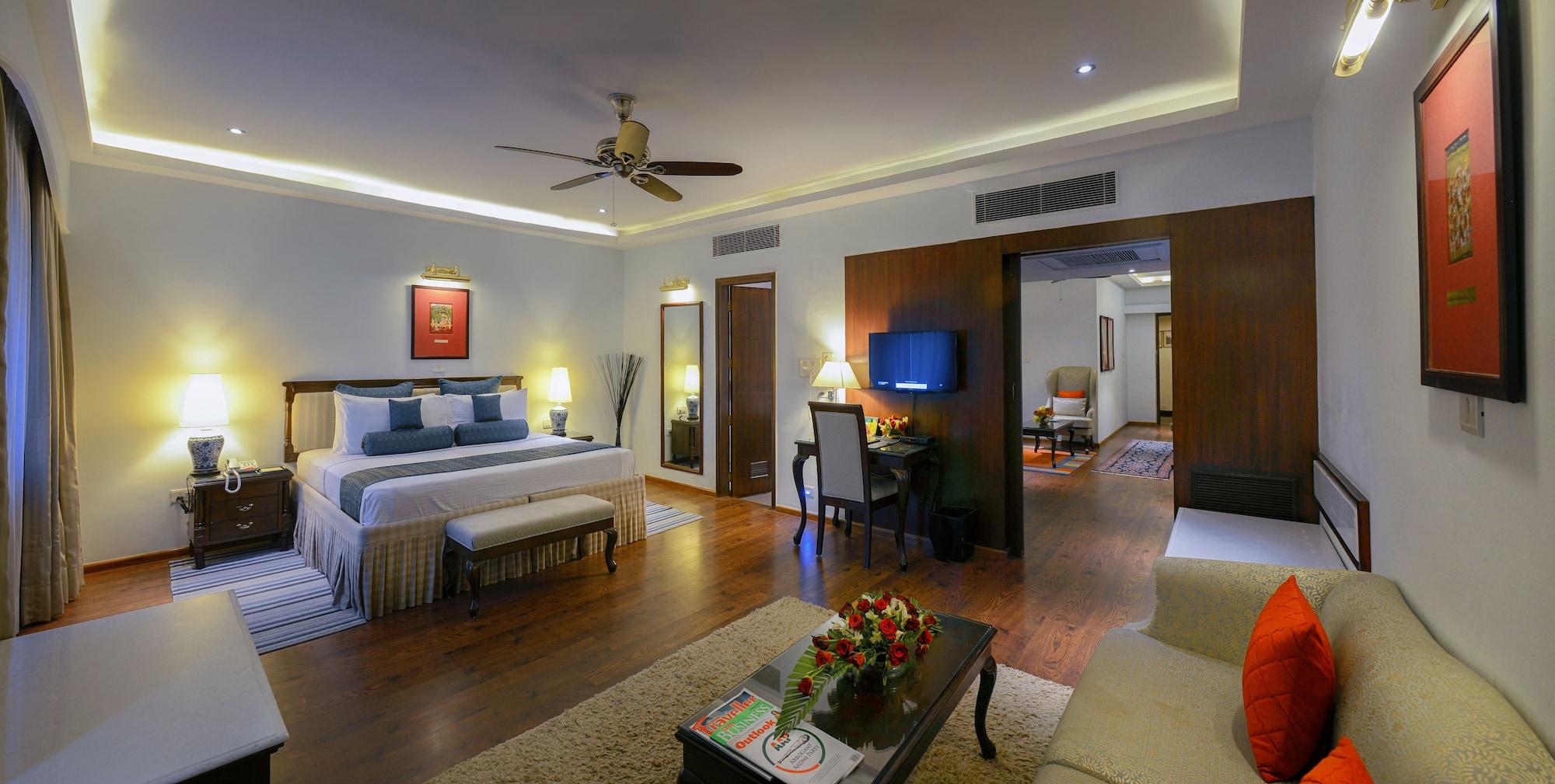 Clarks Limited Hotel 5*