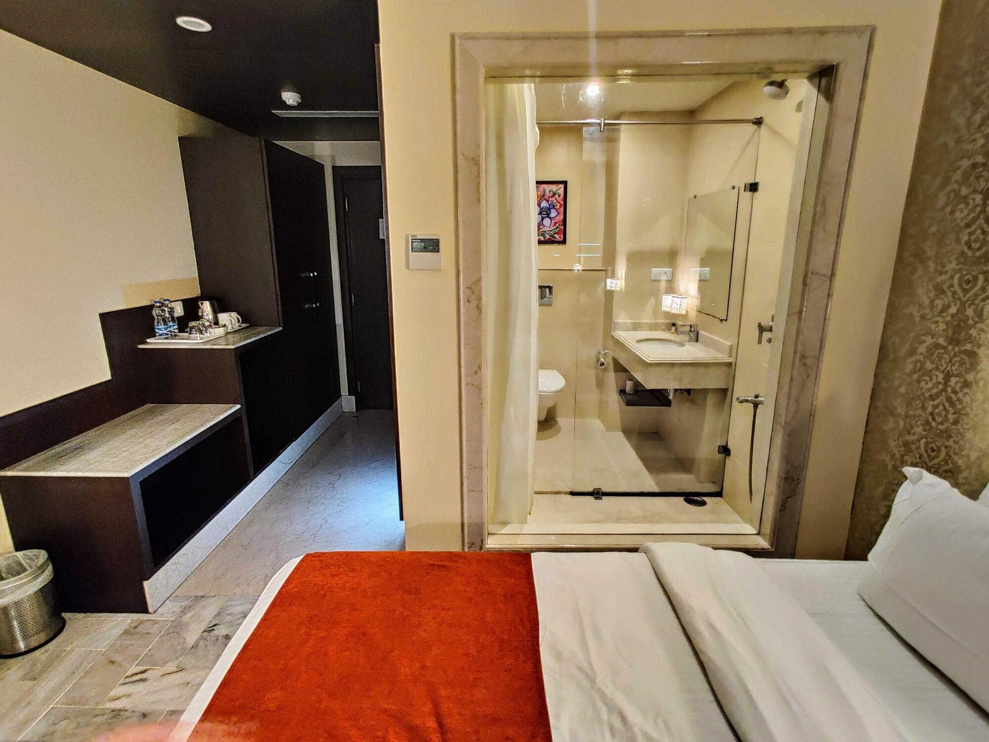 Hotel Surya, Kaiser Palace 4*
