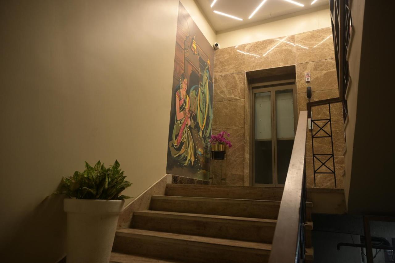 Magic Leaf Hotel
