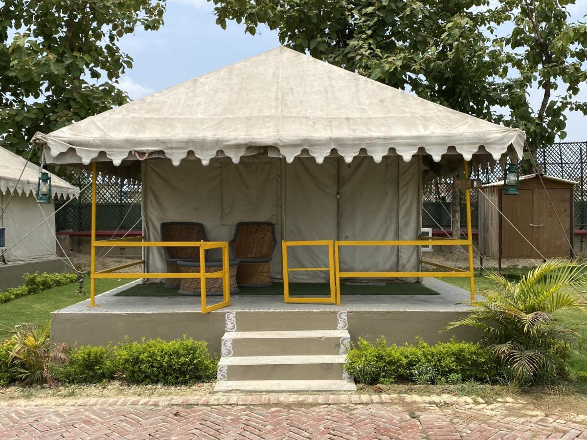Resort Om Benares, 5*