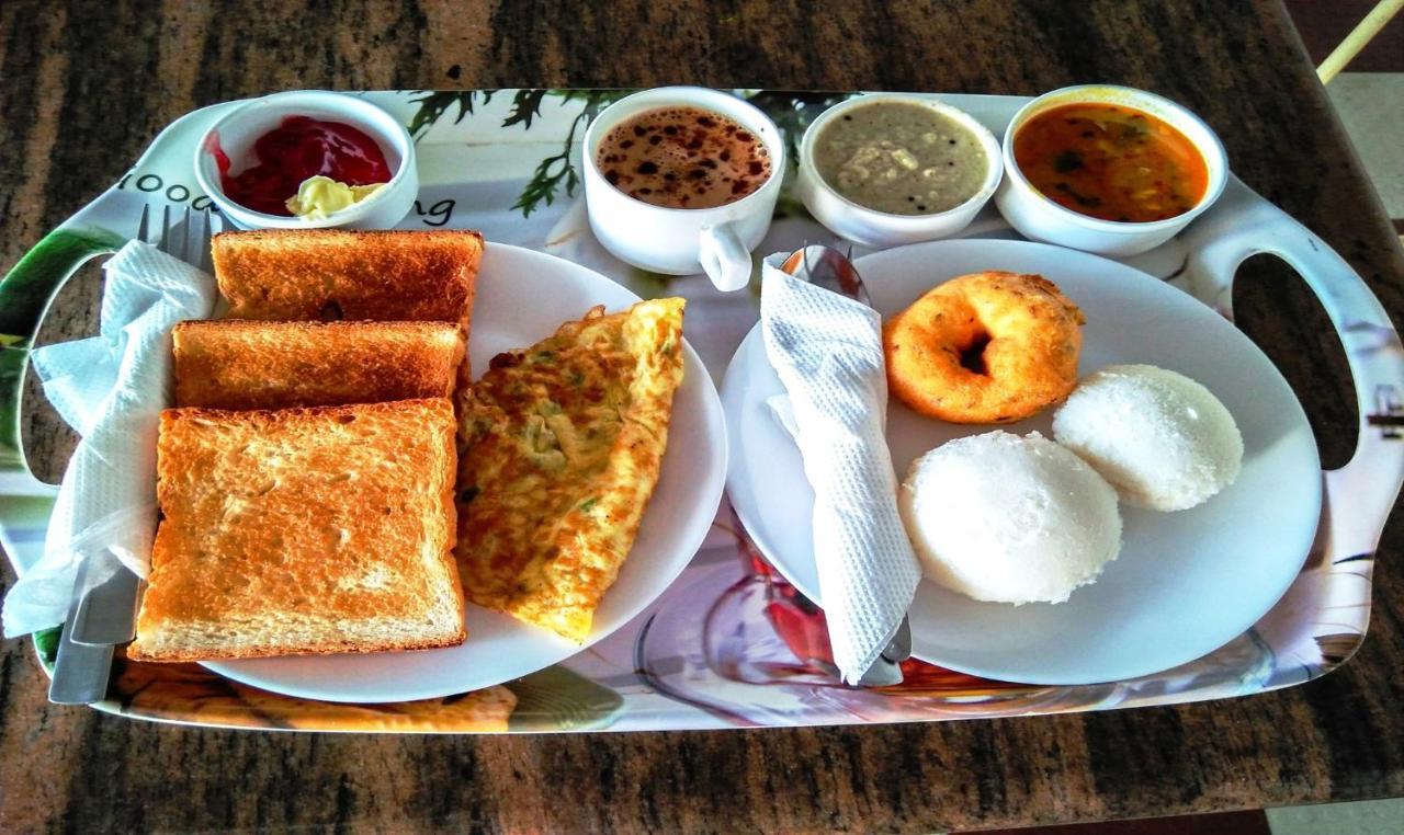 Hotel Fabhotel Shivam Palace