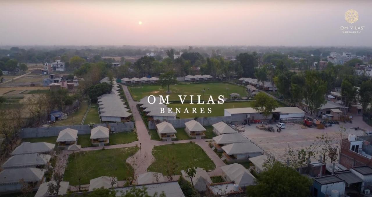 Om Benares, Resort
