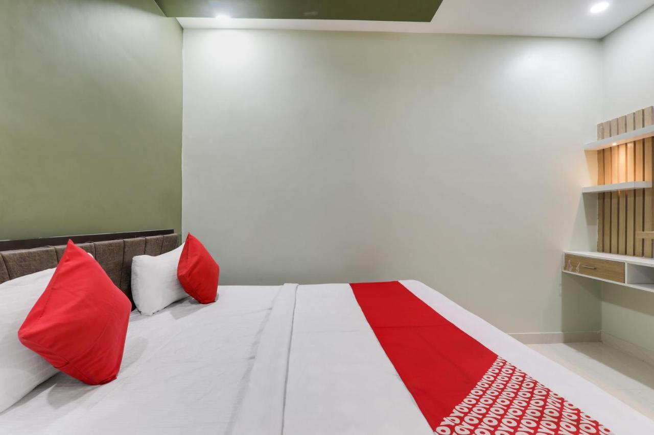 Oyo Flagship Seth Vila Hotel 3*