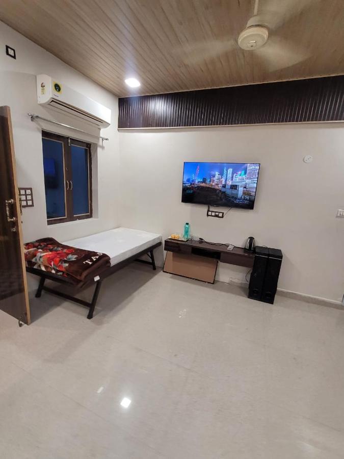 Guest house Goroomgo Kashi Paradise - 