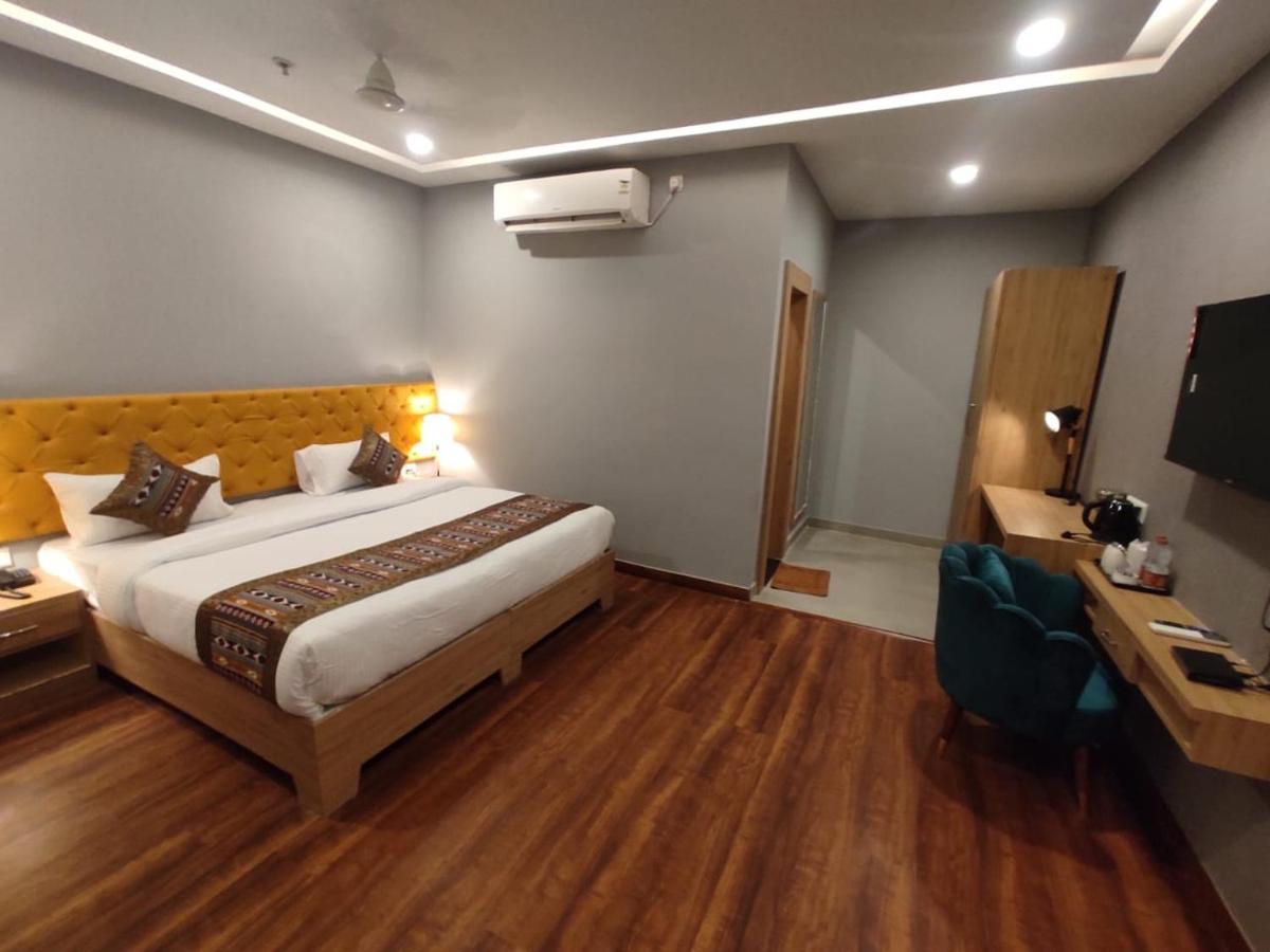 Sds Grand Varanasi