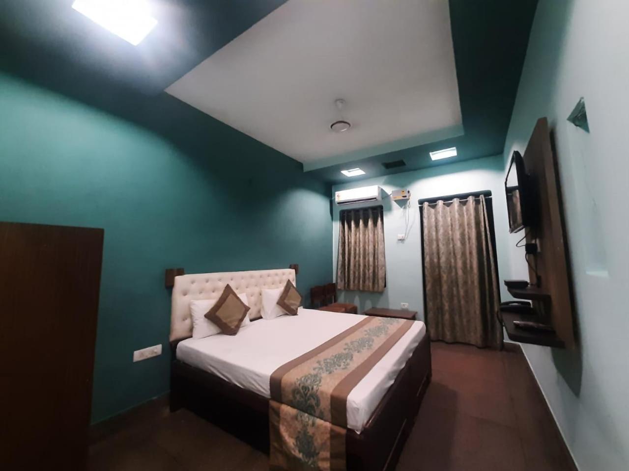 Gokul Grand Hotel