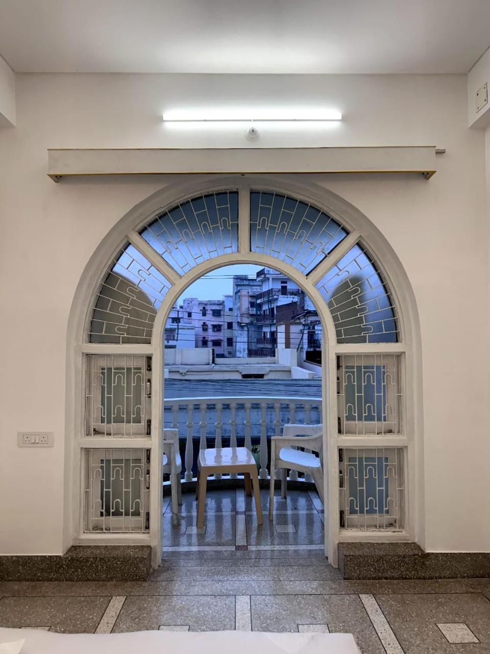 Guest house Rudraksh The White Castle Varanasi