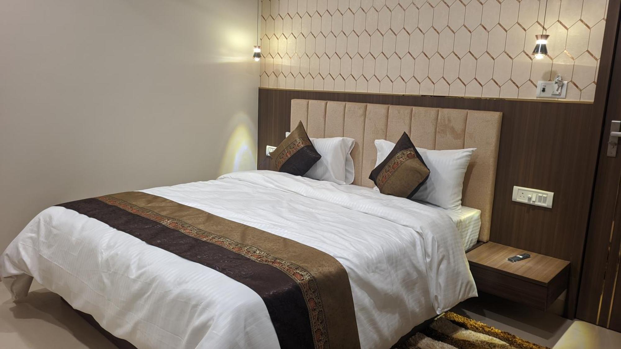 Hotel Shri Dhara Heaven Varanasi