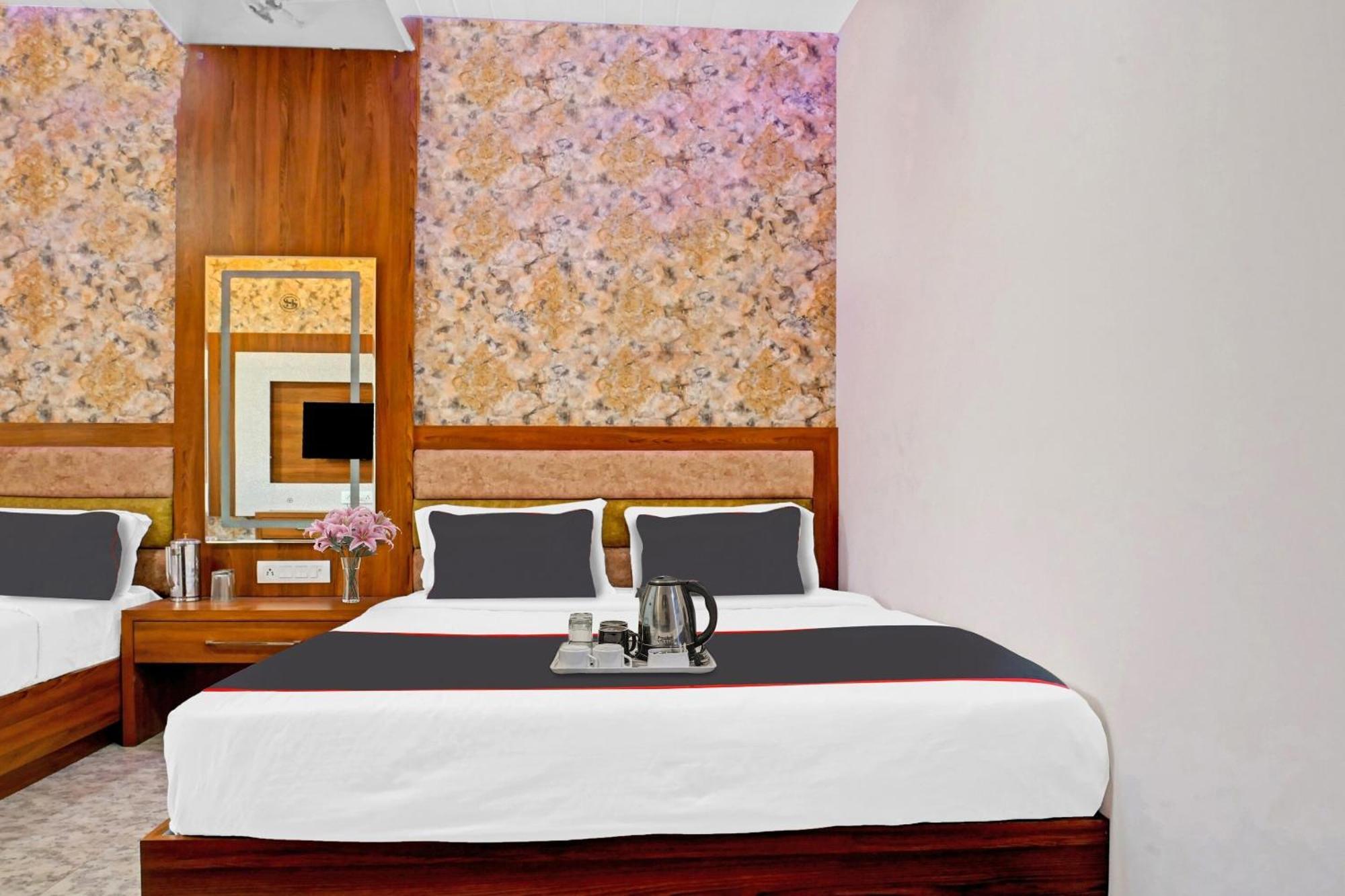 Collection O Shaurya Hotel Varanasi