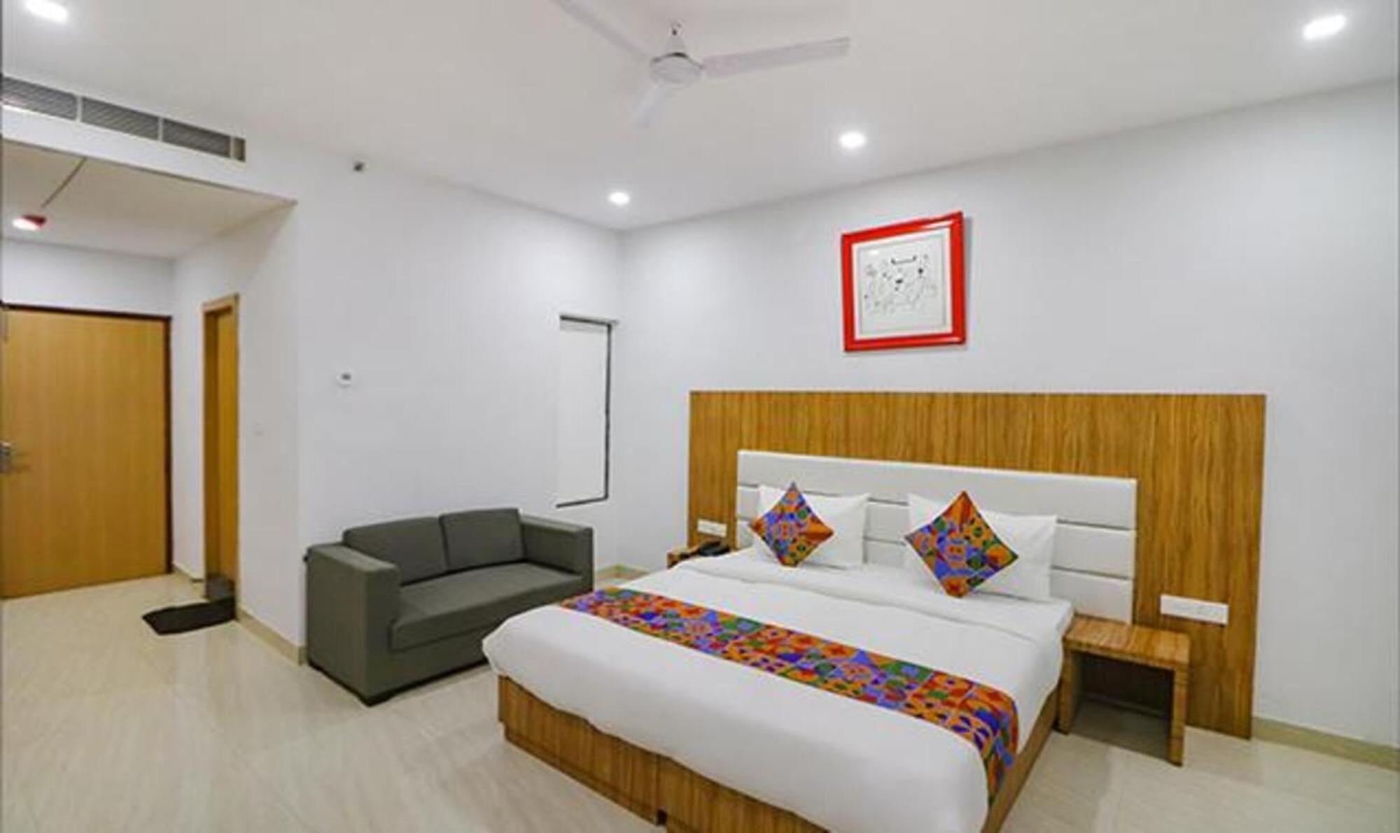 Fabhotel Premium Kashi Hotel 3*