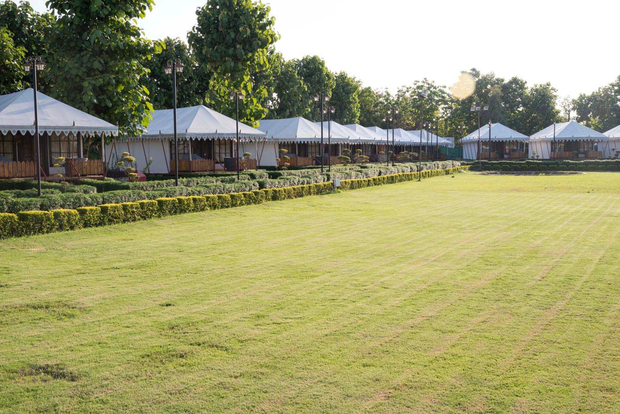 Om Benares, 5*