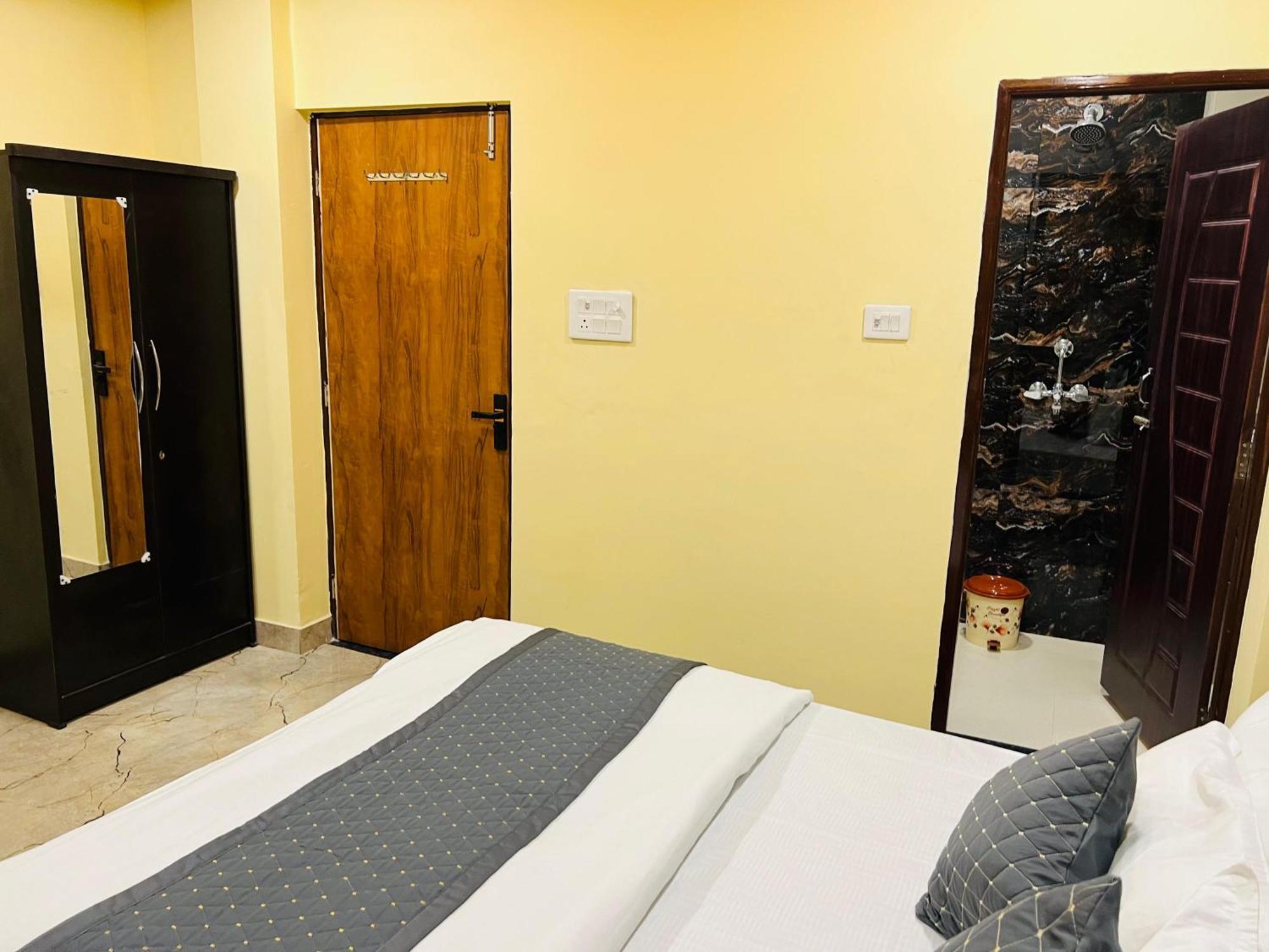 Guest house Vishal Residency Varanasi