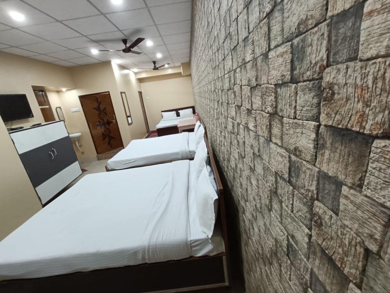 Hotel R D Palace Varanasi