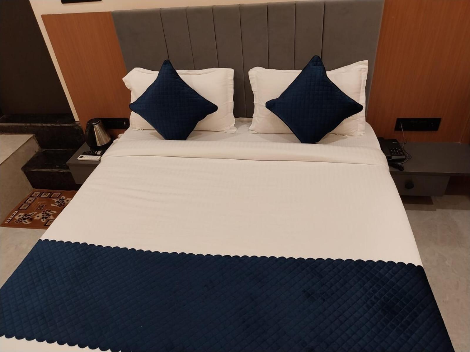 Hotel Grs Palace 3*