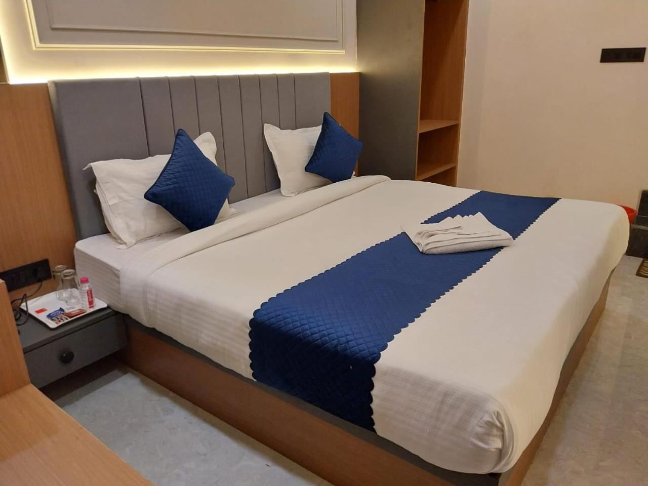 Hotel Grs Palace 3*