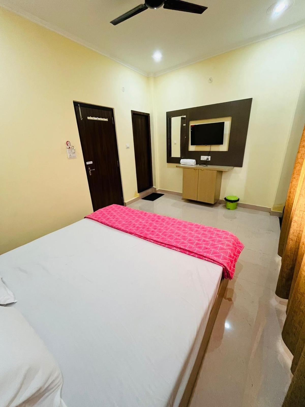 Guest house River View Paying *