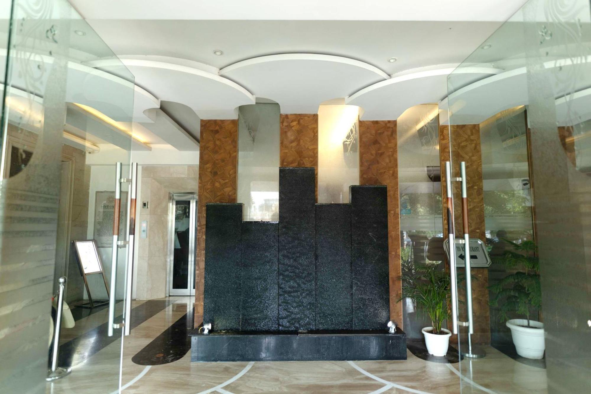 New Broadway Hotel