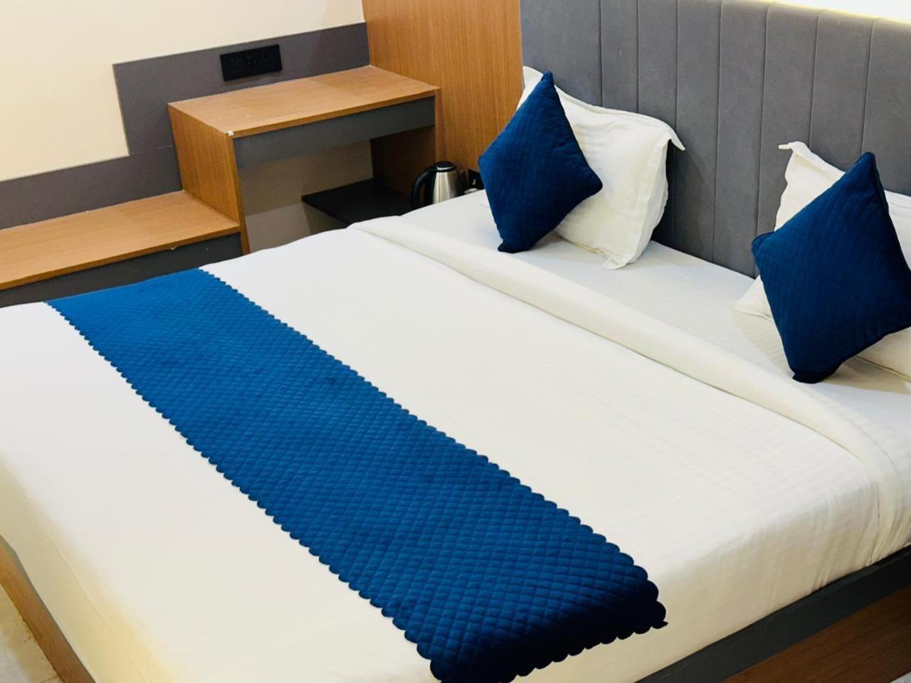 Hotel Grs Palace Varanasi