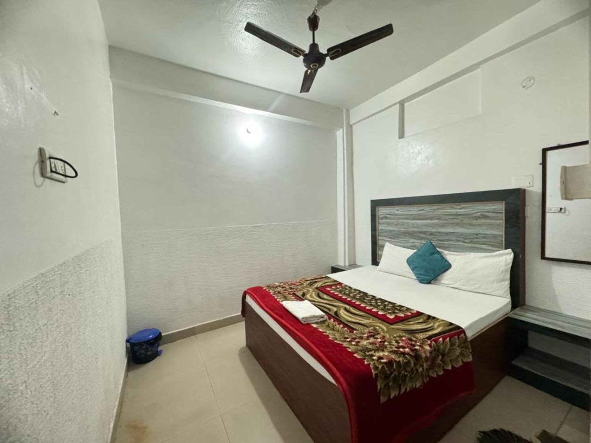 Madsquad Dorms & Hostel
