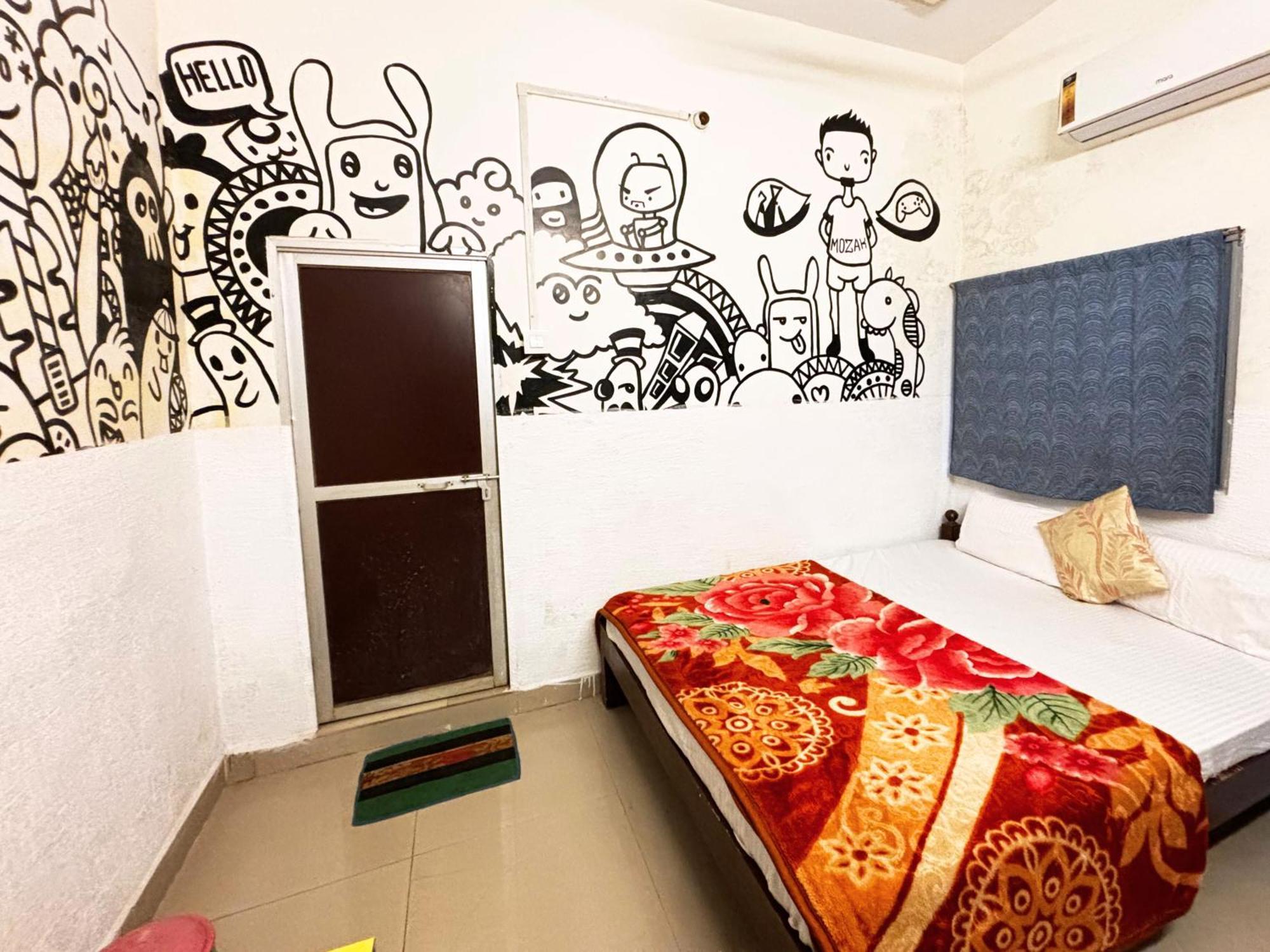 Hostel Madsquad Dorms & *