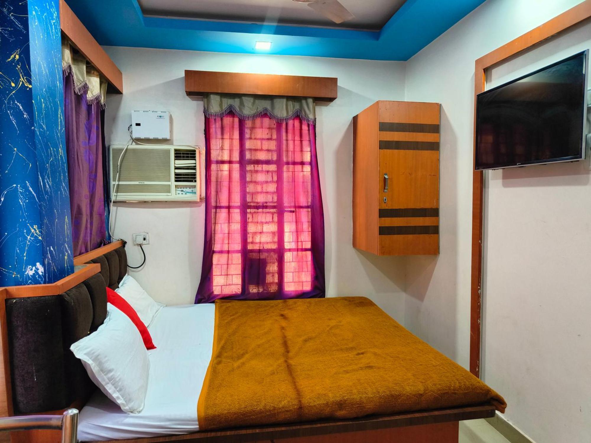 Hotel H M International