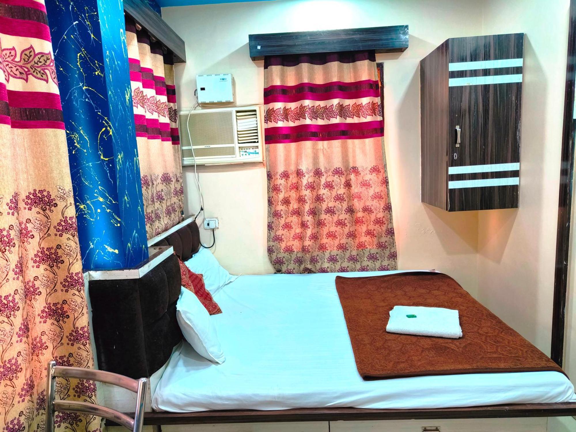 Hotel H M International Varanasi