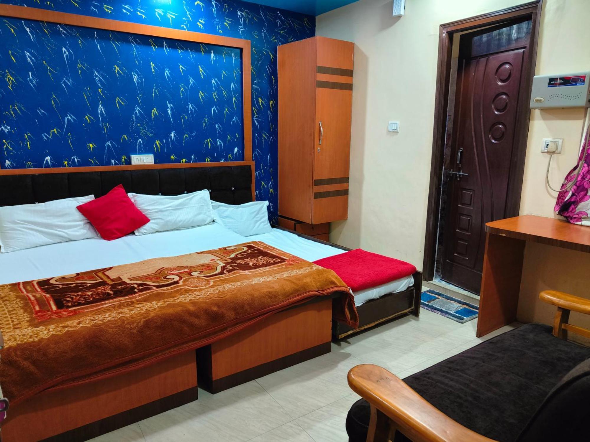H M International 2* Varanasi