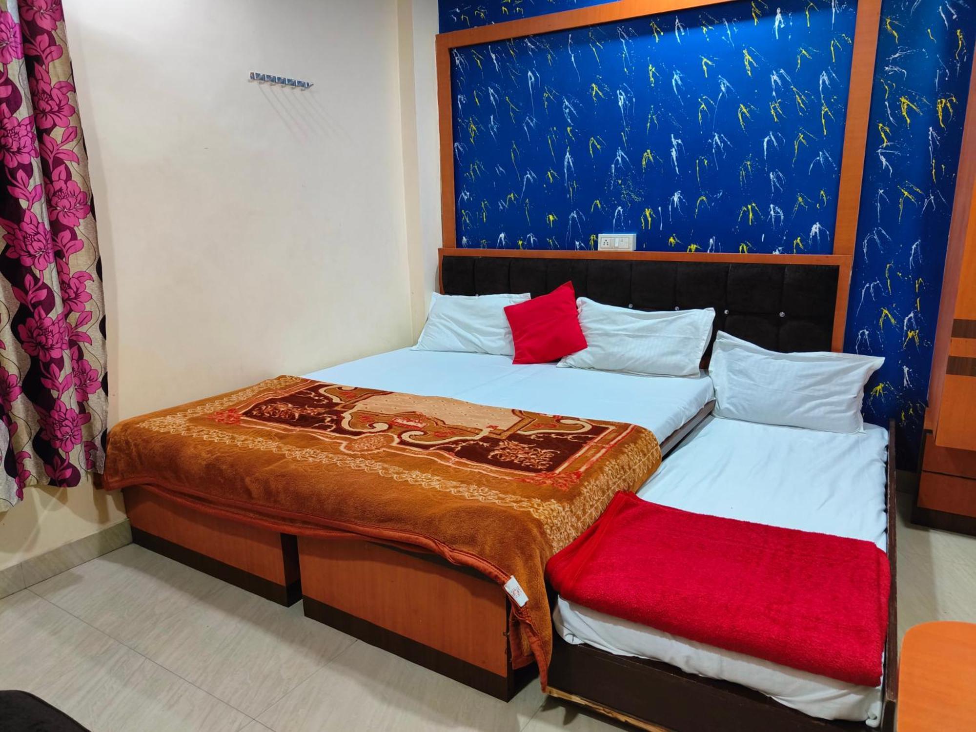 Hotel H M International