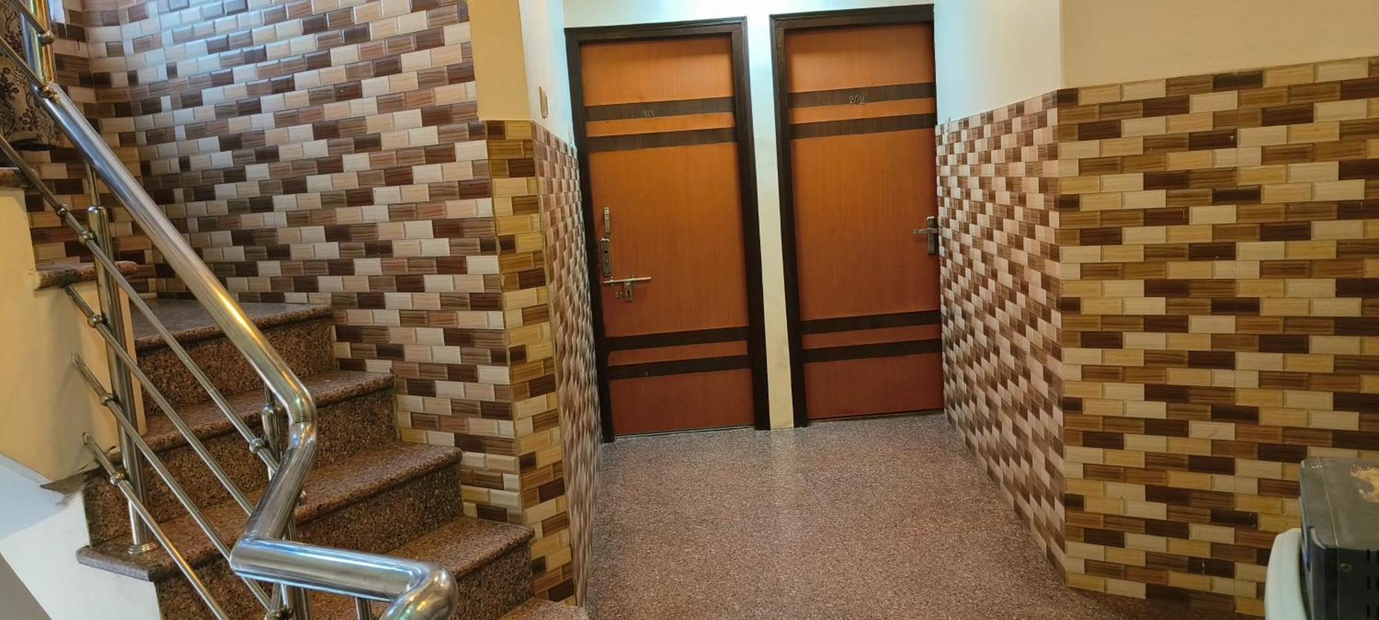 H M International 2* Varanasi