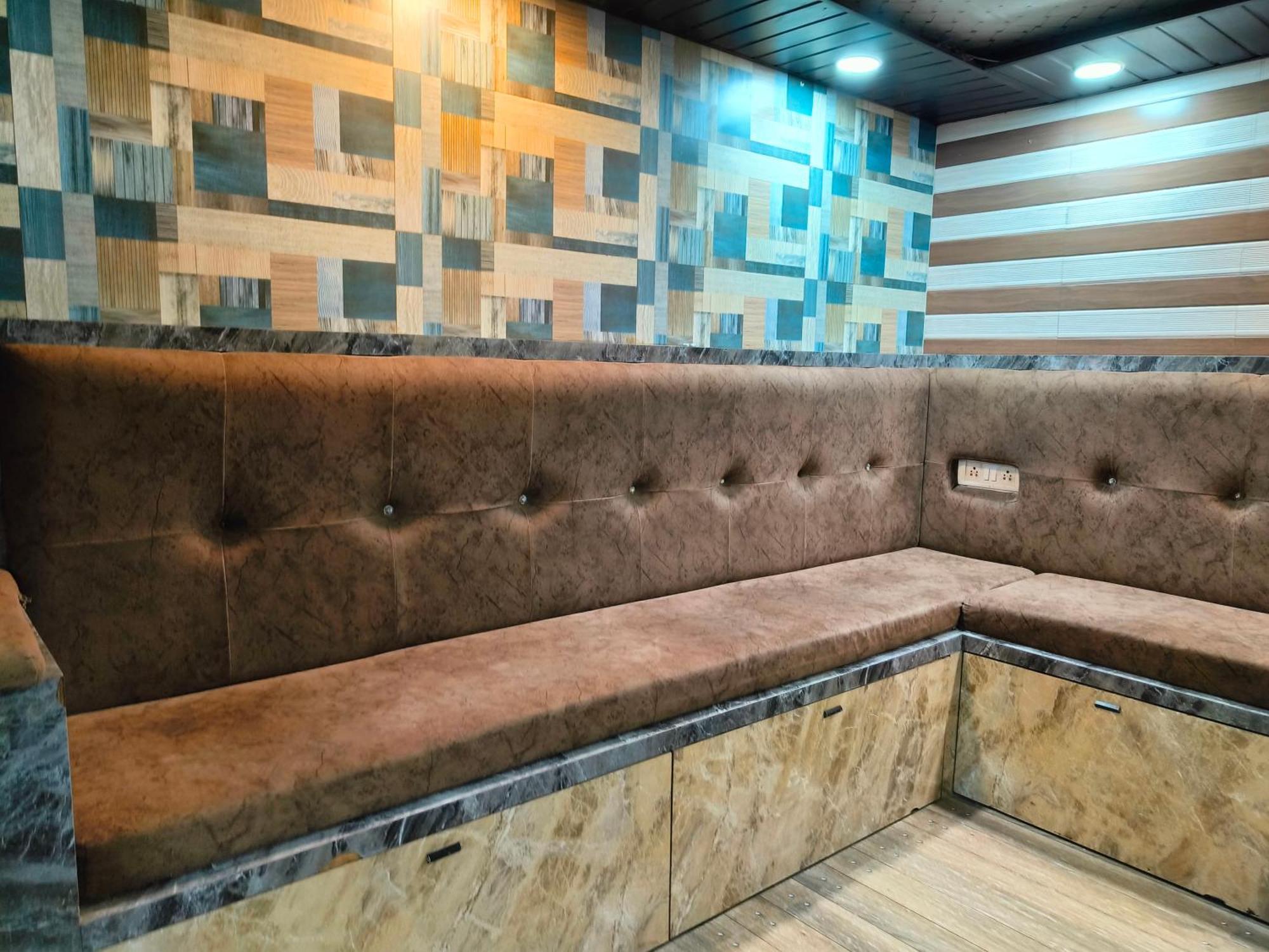 H M International Hotel