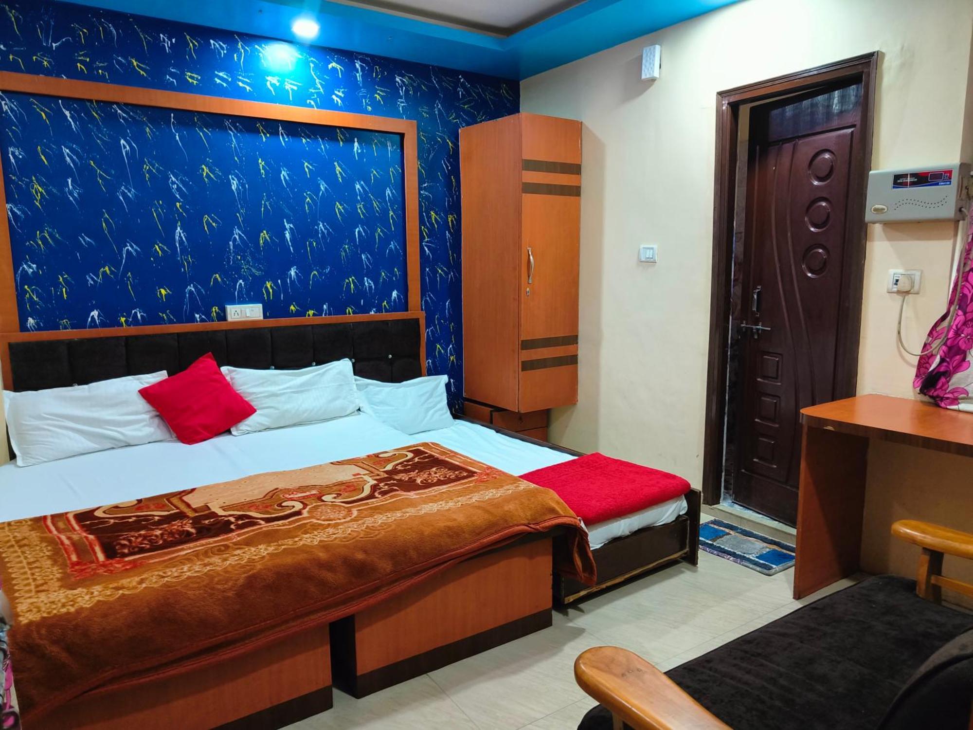 H M International 2* Varanasi