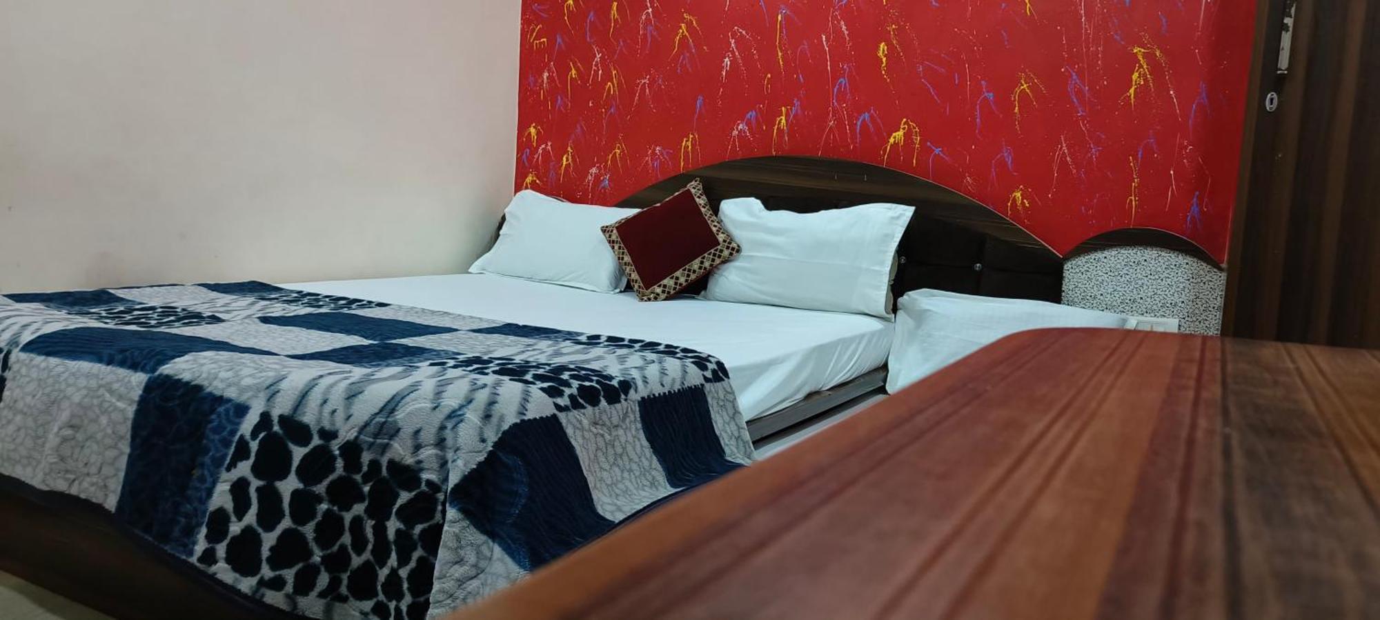 H M International Hotel Varanasi