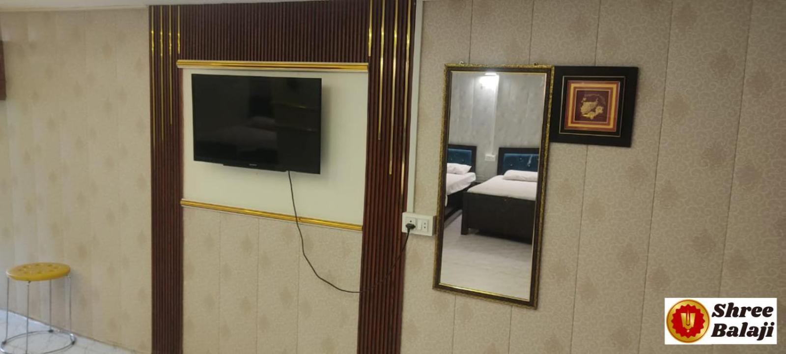 Shree Balaji Hostel *