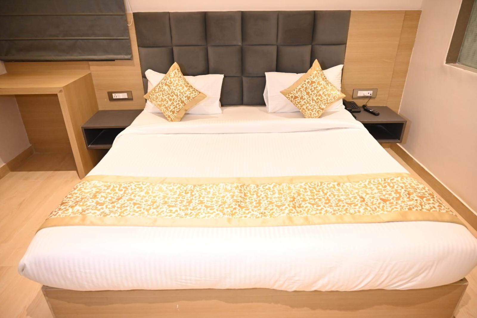 Sampanna Hotel 5*