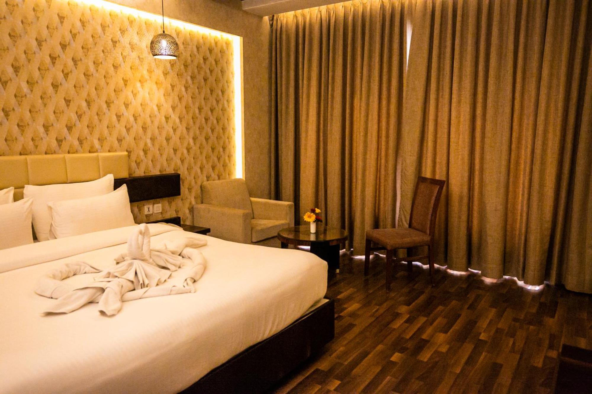 Hotel Pristine Hotel, 4*