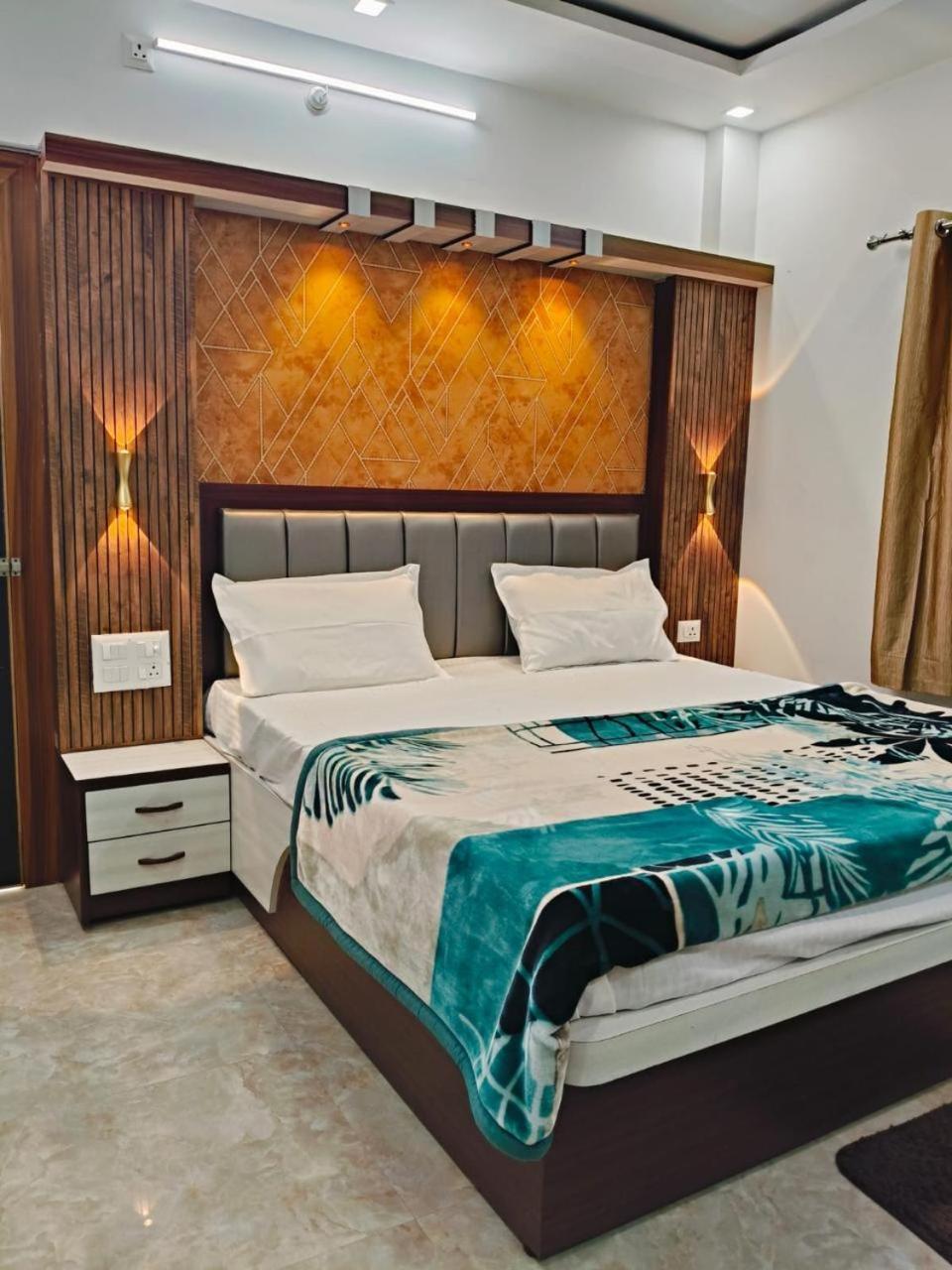 Raj 3*