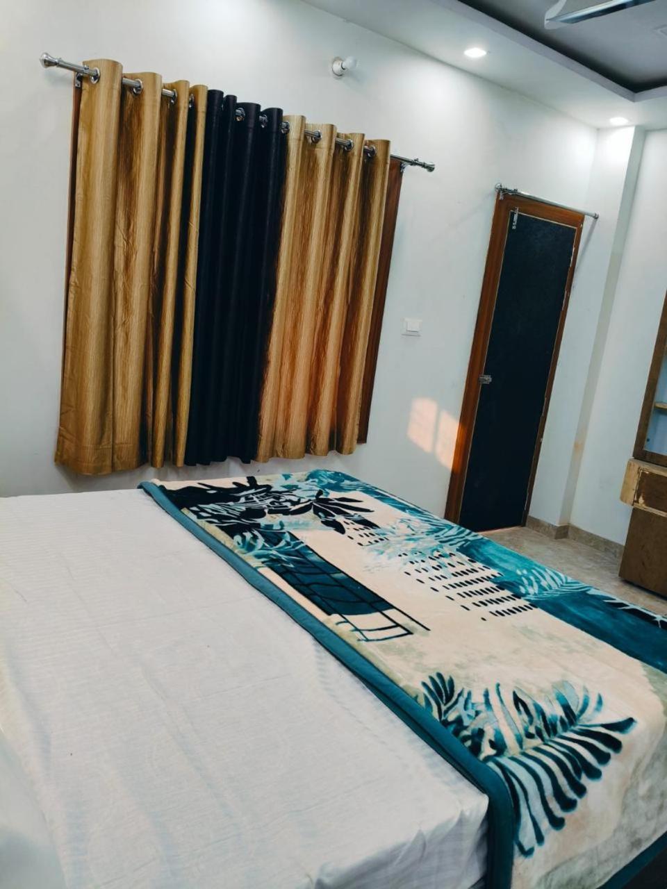 Raj 3* Varanasi