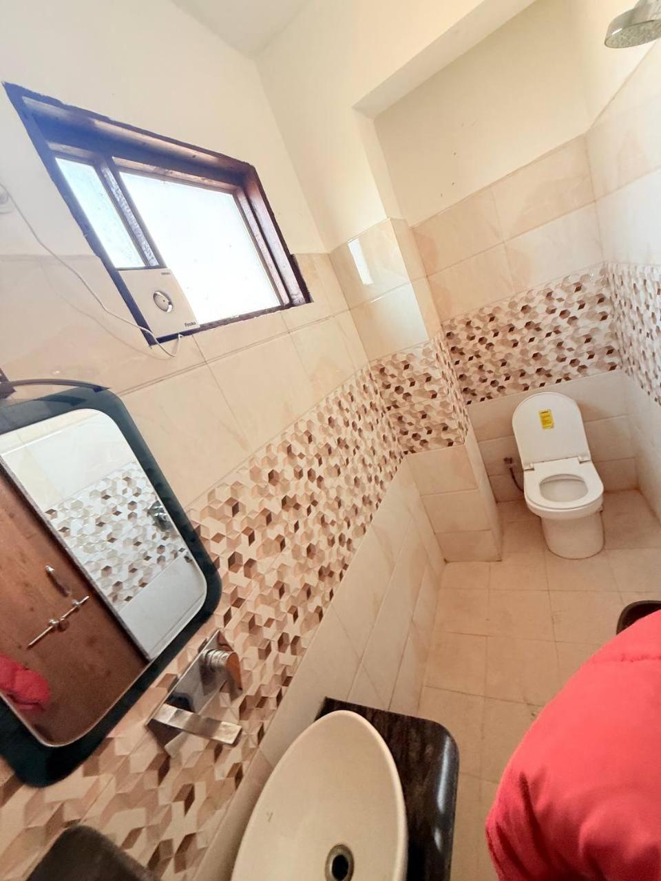 Hotel Shivam - Near Kashi Vishwanath Temple With Parking And Lift