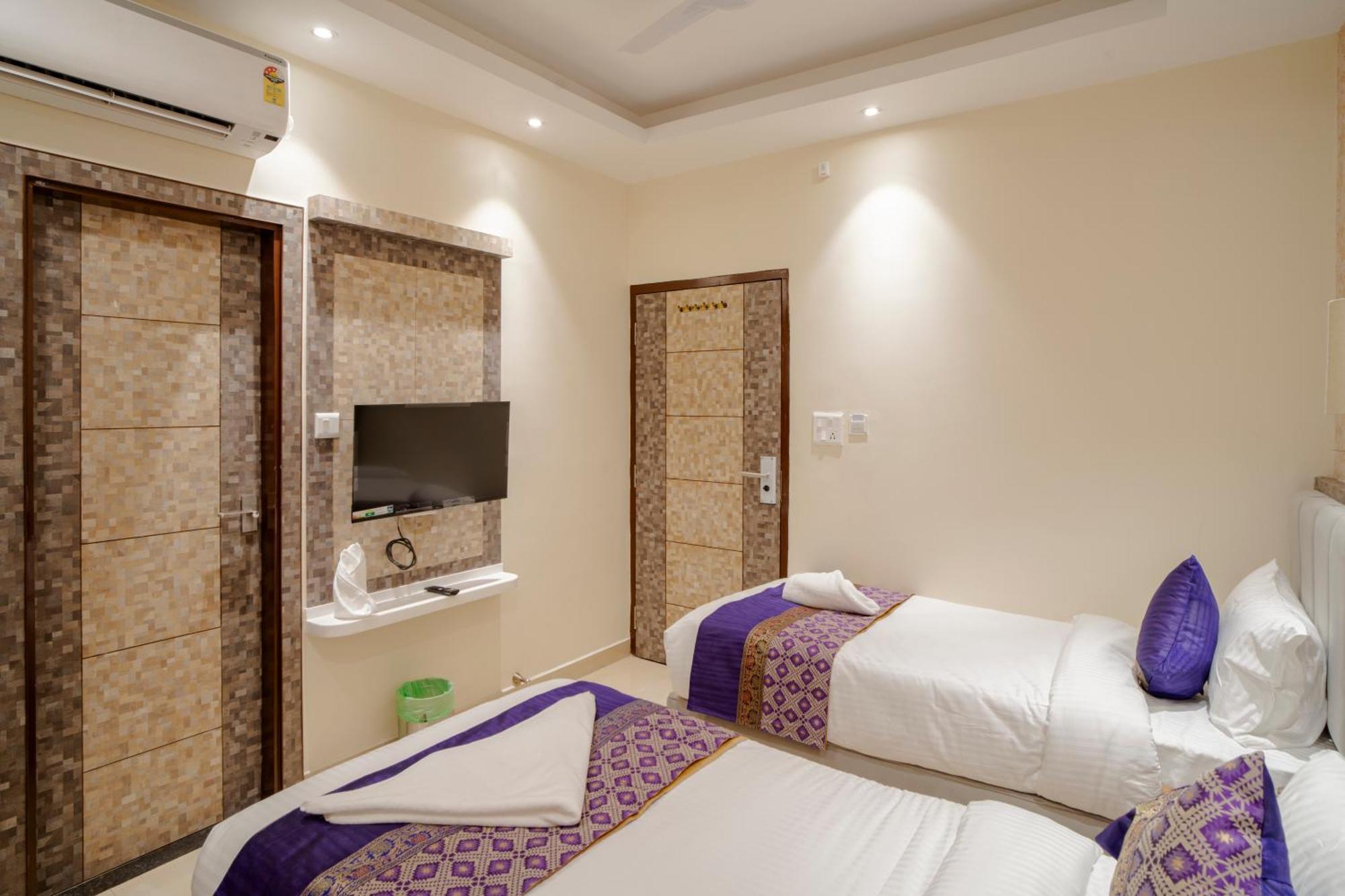 Omkar International --a Premium Luxury -- 5-star Feel At An Affordable Price -- 4* Varanasi