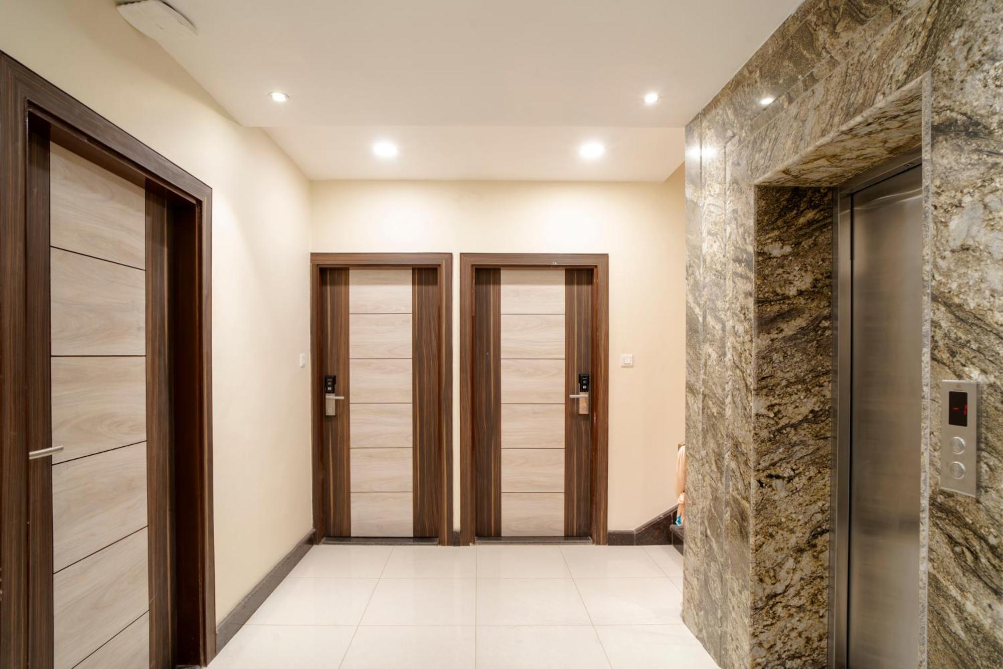 Omkar International --a Premium Luxury -- 5-star Feel At An Affordable Price -- 4* Varanasi