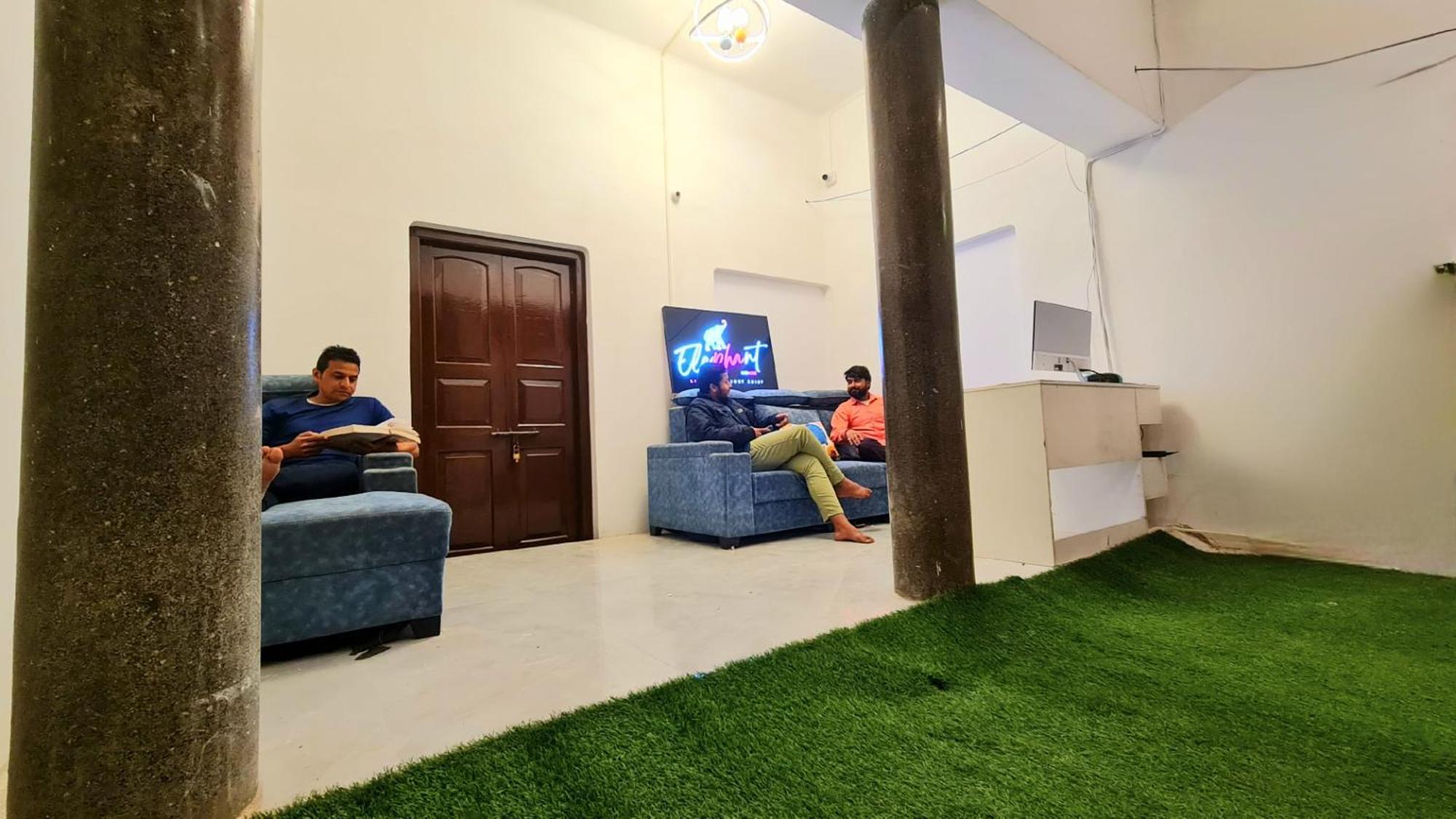 Elephant House - Boutique Hostel *