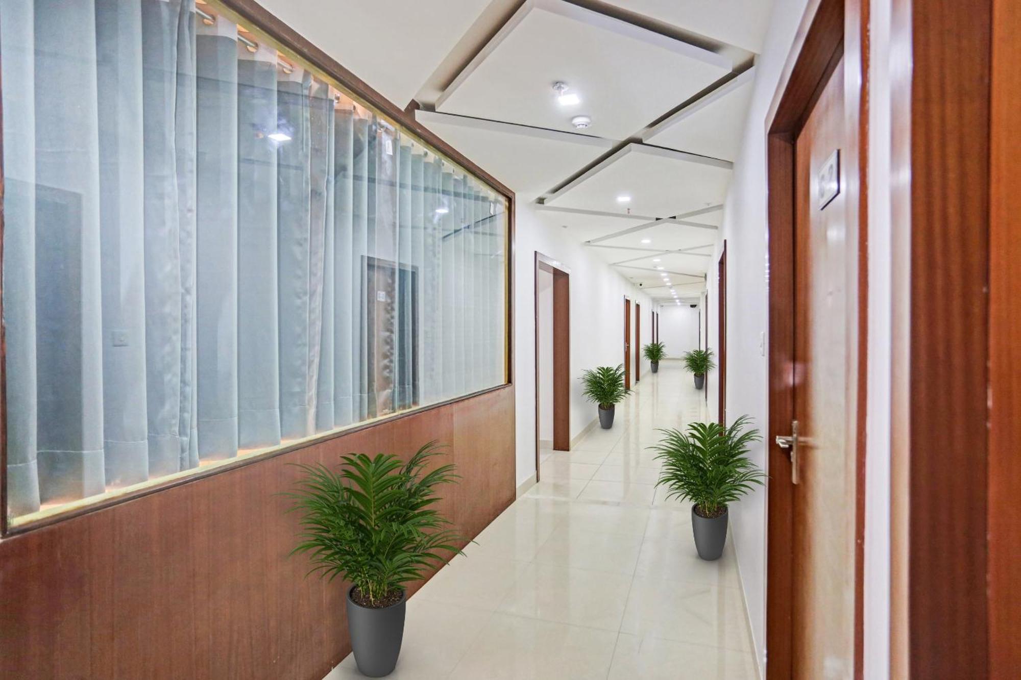 Townhouse Super Two Premium Hotel