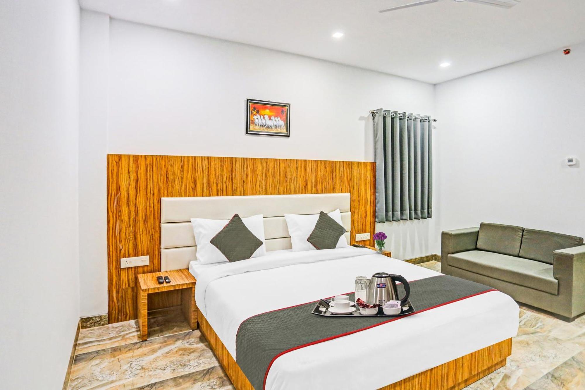 Townhouse Super Two Premium Hotel Varanasi